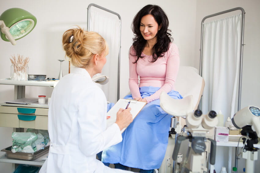 woman seeing doctor for pelvic floor issues