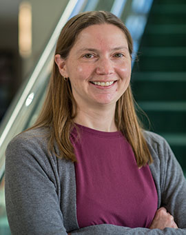 Headshot of Laura Mandik-Nayak